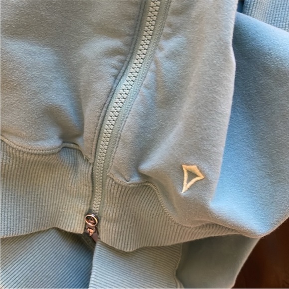 Ivivva by lululemon sweater youth size 10 - Picture 2 of 3